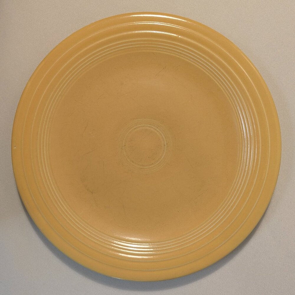 Vintage Fiesta Yellow 10" Dinner Plate, Homer Laughlin 1936-1969